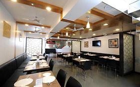 Hotel Vyankatesh & Pure Veg Restaurant